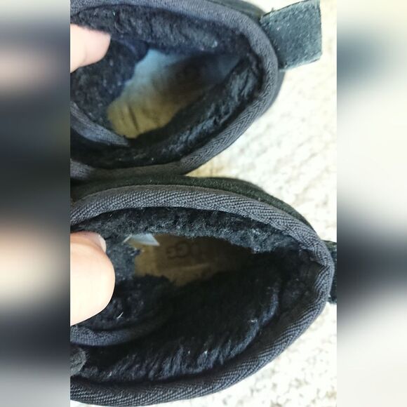 Ugg Classic Neumel Boots in black size 6 - Picture 11 of 12